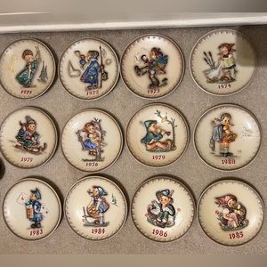 12 Hummel Plates